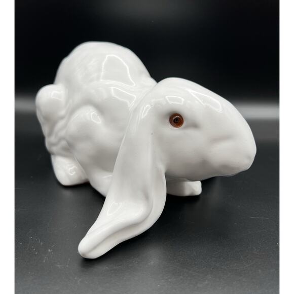 Earth Needs California Art Pottery Terracotta White Bunny Rabbit with Glass Eyes - Picture 7 of 11